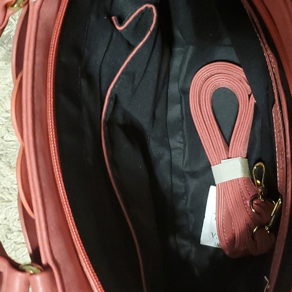 Pink Haley Vegan Leather Pink and Red Valentines Heart Purse NEW WITH TAGS - Picture 3 of 5